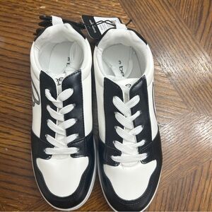 NWT Bebe girls Sneakers size 3